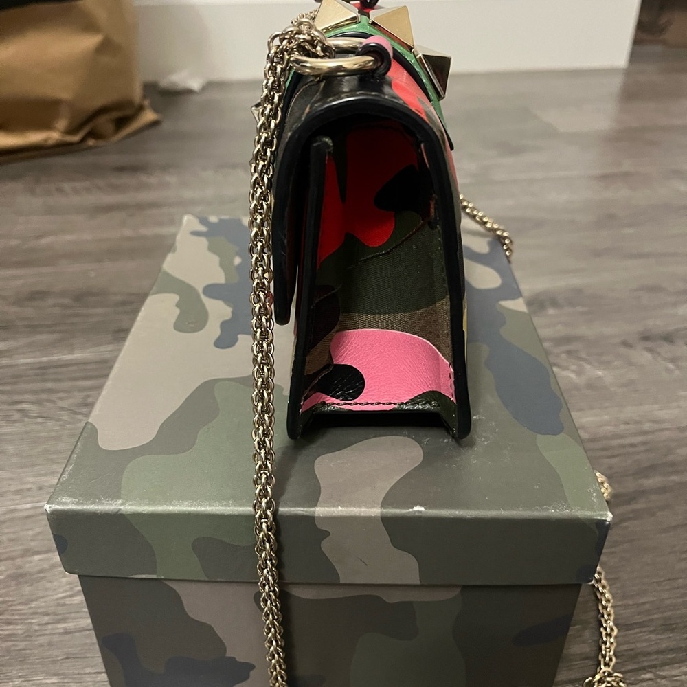 Valentino Garavani B-rockstud leather crossbody bag image 5